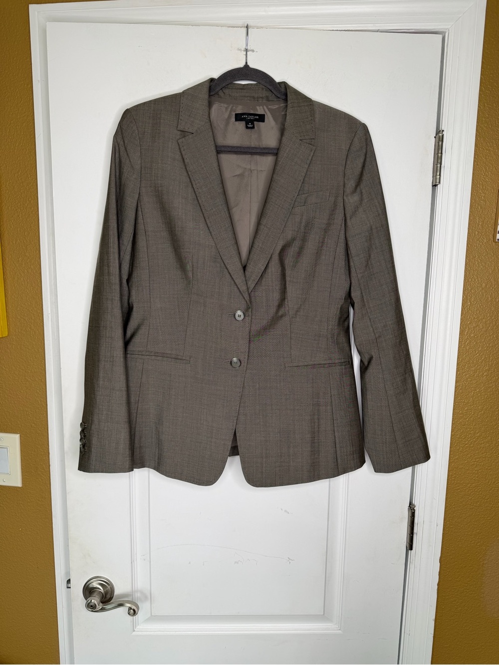 Ann Taylor Classic Structured Blazer In Taupe. Size 8.